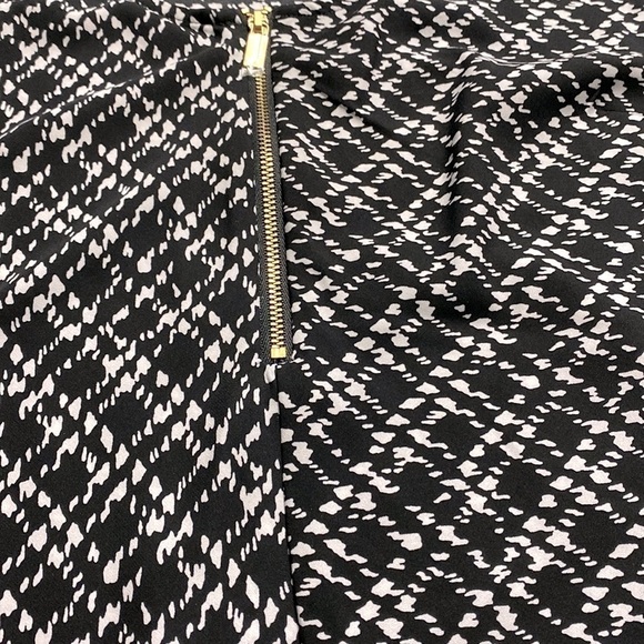 Jones New York Sleeveless Scoop Neck Top Blouse Pull In Zip Front Size Medium - Picture 9 of 12